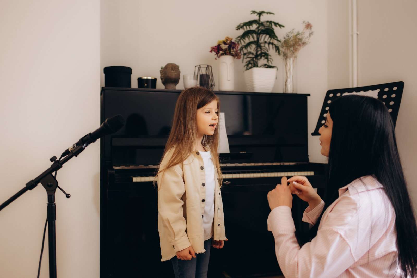 How to Choose a Singing Teacher in Hong Kong